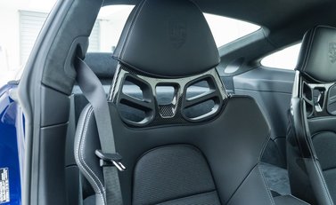 Porsche 911 GT3 Touring (992) 12