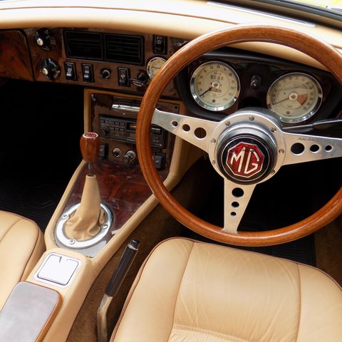 MG B ROADSTER