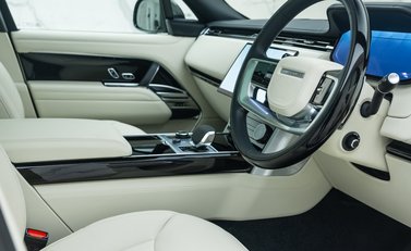 Land Rover Range Rover P400 AUTOBIOGRAPHY LWB 7 Seater 13