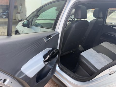 Volkswagen ID.3 Pro Performance 58kWh Family Auto 5dr 51