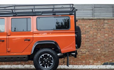 Land Rover Defender 110 Adventure Edition 28
