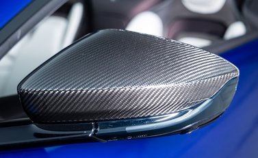 Aston Martin V12 Vantage Roadster 37