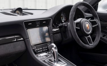 Porsche 911 GT3 (991.2) 16