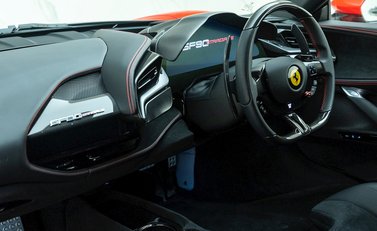 Ferrari SF90 Stradale 14