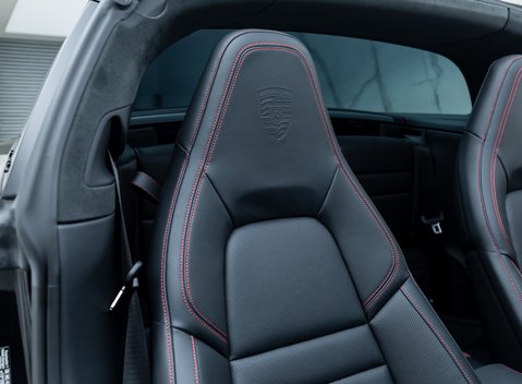 Porsche 911 Targa 4 GTS (992.2) 18