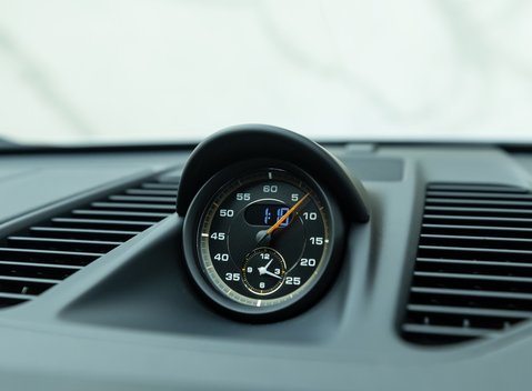 Porsche 911 GT3 Touring (991.2) 19