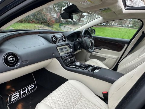 Jaguar XJ 3.0d V6 Portfolio Saloon 4dr Diesel Auto Euro 6 (s/s) (300 ps) 18