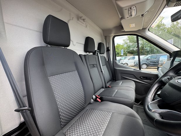 Ford Transit AUTO MWB [SOLD SM] L2H2 Medium Roof Limited 350 Air Con Alloys Sensors EURO 14