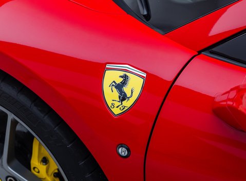 Ferrari F8 Spider 49