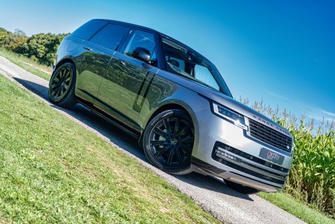 Land Rover Range Rover P440e SE 19