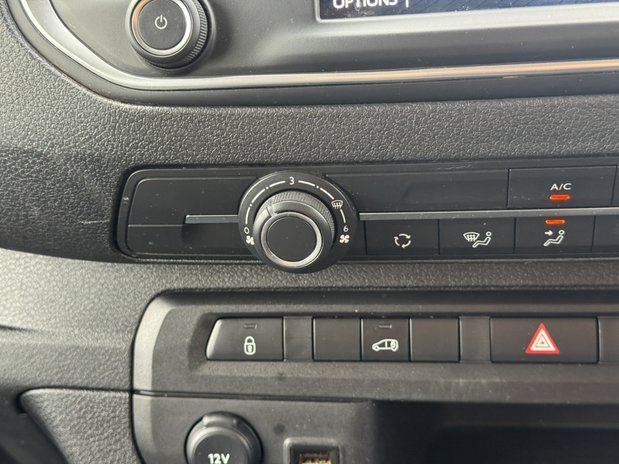 Toyota Proace SWB L1H1 [SOLD CM] Low Roof Icon Air Con Nav Sensors EURO 6 30