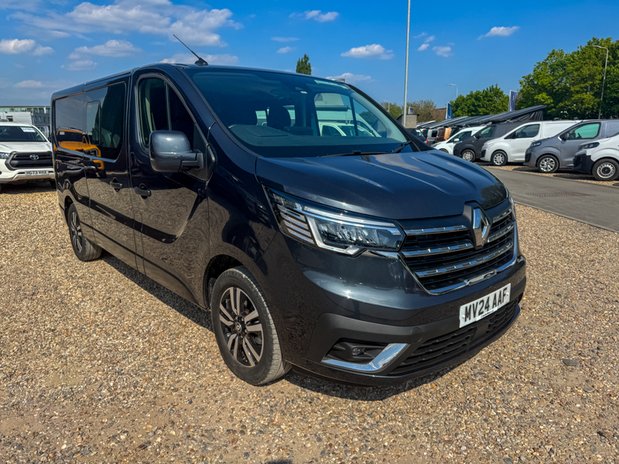 Renault Trafic Crew Cab AUTO LWB L2H1 Sport LI30 A/C Alloys Nav Sensors Tow Bar EURO 6 5