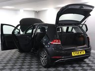 Volkswagen Golf SE NAVIGATION TDI 21
