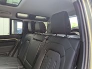 Land Rover Defender 2.0 Defender SE Auto 4WD 5dr 27