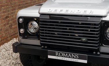 Land Rover Defender 90 Works V8 70th Edition 21