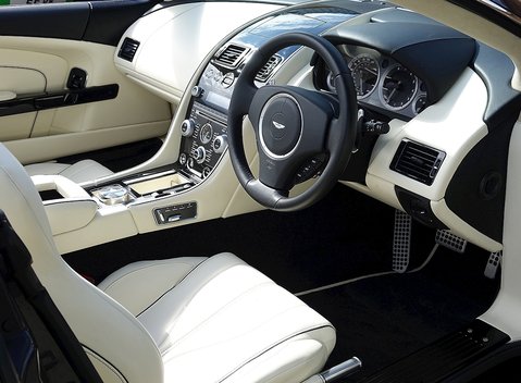 Aston Martin DB9 Volante 20