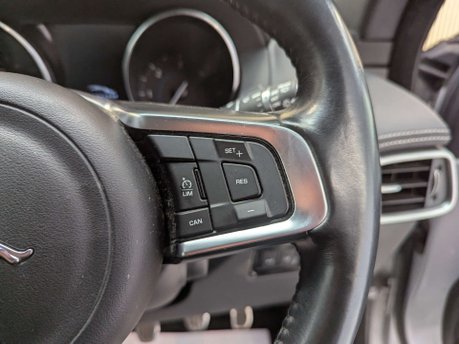 Jaguar F-Pace 2.0 F-Pace R-Sport AWD D 4WD 5dr 62