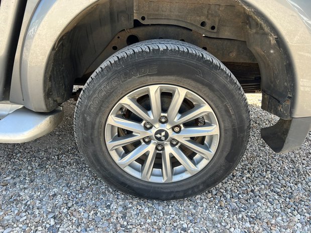Mitsubishi L200 L200 Barbarian Di-D Auto 12