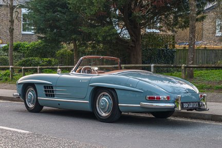 Mercedes-Benz SL Class 300SL Roadster 4
