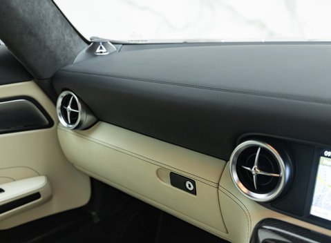 Mercedes-Benz SLS AMG 23