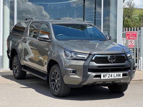 Toyota Hilux INVINCIBLE X 4WD D-4D DCB 1