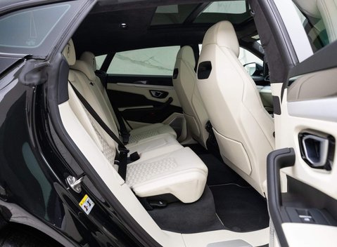 Lamborghini Urus V8 10