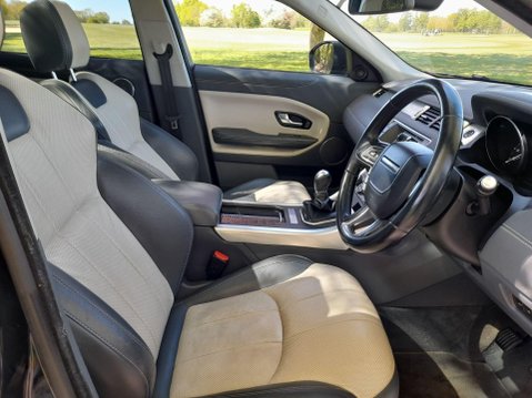 Land Rover Range Rover Evoque 2.0 eD4 SE Tech FWD Euro 6 (s/s) 5dr 17