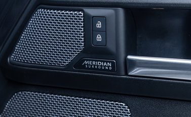 Land Rover Defender 90 V8 Carpathian Edition Urban Widetrack 26