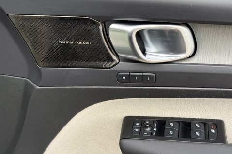 Volvo XC40 B4 INSCRIPTION MHEV 40