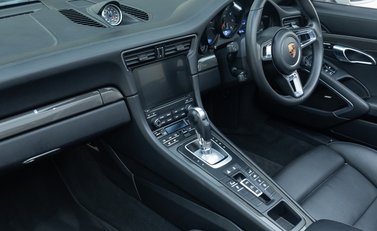 Porsche 911 Carrera S CABRIOLET (991.2) 19