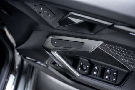 Audi RS3 2.5 TFSI Carbon Vorsprung Saloon 4dr Petrol S Tronic quattro Euro 6 (s/s) ( 18