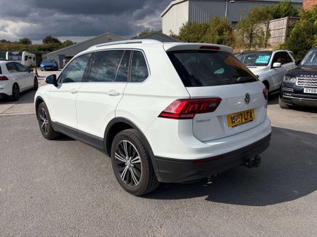Volkswagen Tiguan 2.0 Tiguan SE Nav TDI BlueMotion Technology 4Motion 4WD 5dr 7