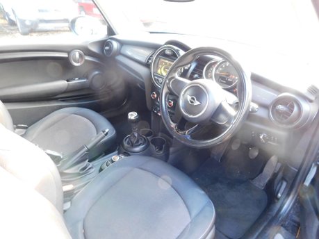 Mini Hatch 1.5 COOPER D 5 Dr 14