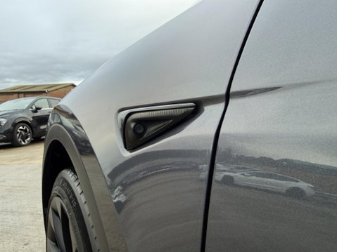 Tesla Model Y (Dual Motor) Long Range SUV 5dr Electric Auto 4WDE (384 bhp) 47