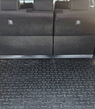 Toyota Rav 4 D-4D BUSINESS EDITION LOOK! 37000 MILES! 1 OWNER! SAT NAVIGATION 3