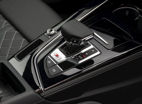 Audi S4 Avant Black Edition 22