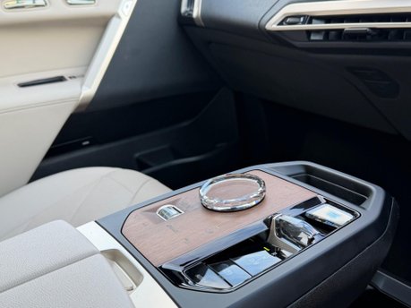 BMW Ix XDRIVE50 M SPORT 28