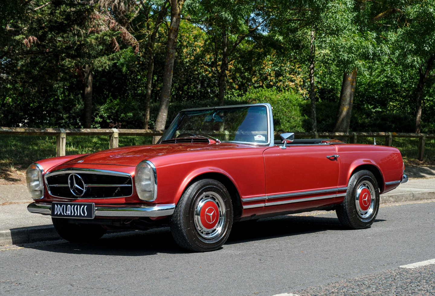 1970 Mercedes-Benz SL Series 28...