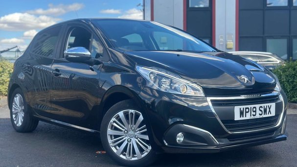 Peugeot 208 1.2 PureTech Signature Hatchback 5dr Petrol Manual Euro 6 (s/s) (82 ps) Service History
