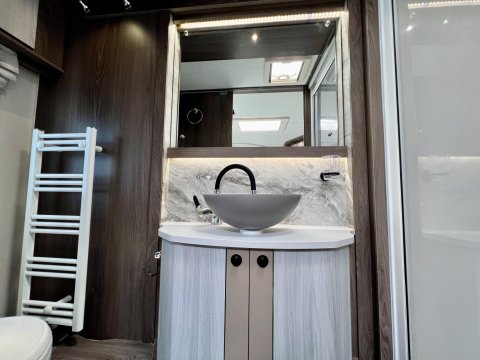 Coachman Lusso II  27