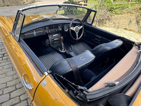 MG B ROADSTER 33