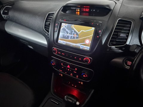 Kia Sorento CRDI KX-3 SAT NAV 15