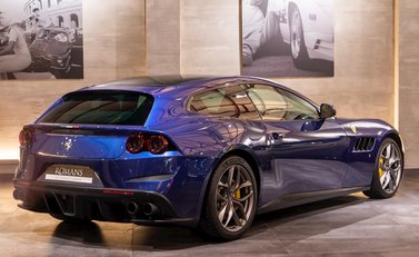 Ferrari GTC4 Lusso T 5