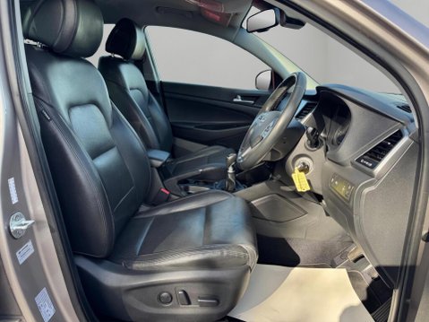 Hyundai TUCSON 1.7 CRDi Blue Drive Sport Edition Euro 6 (s/s) 5dr 12