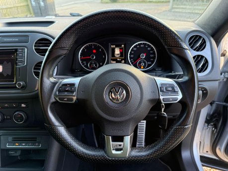 Volkswagen Tiguan 2.0 TDI BlueMotion Tech R-Line Edition SUV 5dr Diesel Manual 4WD Euro 6 (s/ 13