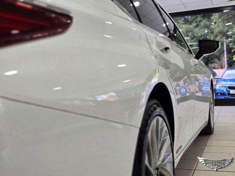 Lexus Es 2.5 300h Takumi E-CVT Euro 6 (s/s) 4dr 10