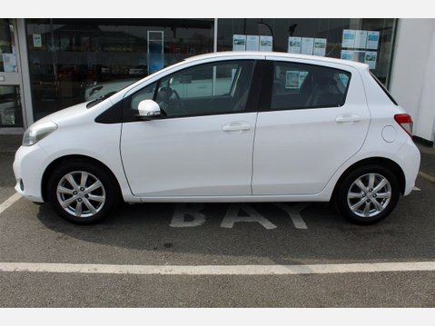 Toyota Yaris VVT-I TR 2