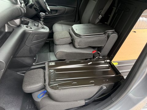 Peugeot Partner BLUEHDI PROFESSIONAL PREMIUM L1 32