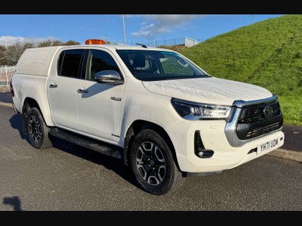 Toyota Hilux 2.8 HI-Luxury Invincible D-4D 4WD Double Cab Auto 4WD 5dr