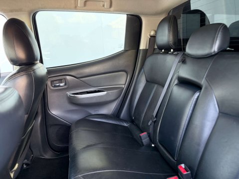 Mitsubishi L200 2.4 L200 Warrior DI-D 4WD 55